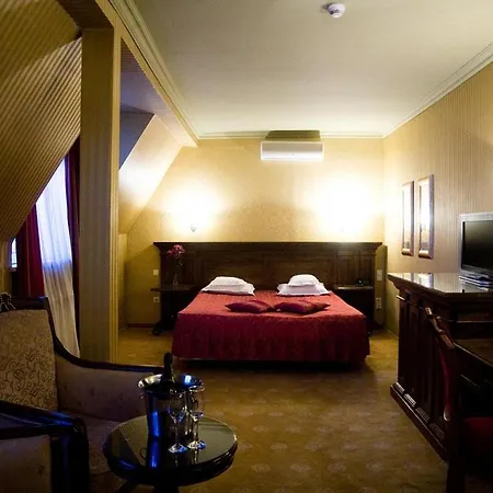 Hotel Topaz Boutique 4*
